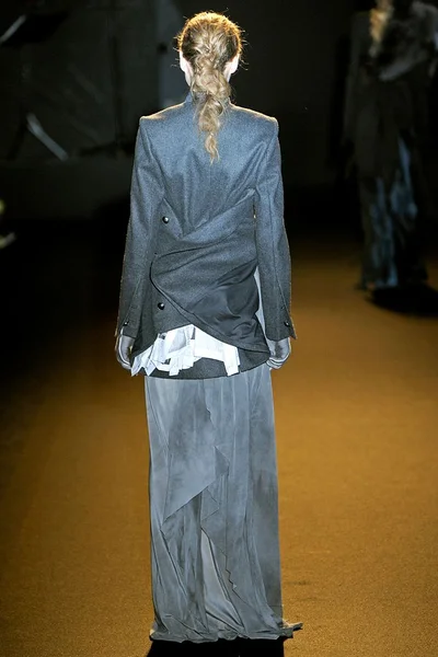 Look 60